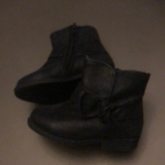 Bundle of baby shoes size 6 - Picture 6 of 6